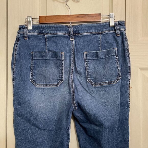 Chico's Women's Blue Slim Leg High Rise The Platinum Crop Stretch Jeans Size 8 - Picture 5 of 9